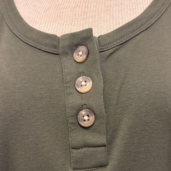 Lands' End Dark Green Buttoned Short Sleeve Tee - Picture 2 of 3